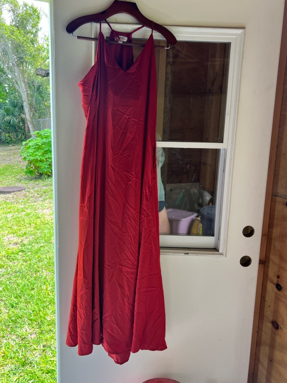 Sleeveless Red Maxi Dress with V-Neck - Classic Evening Style